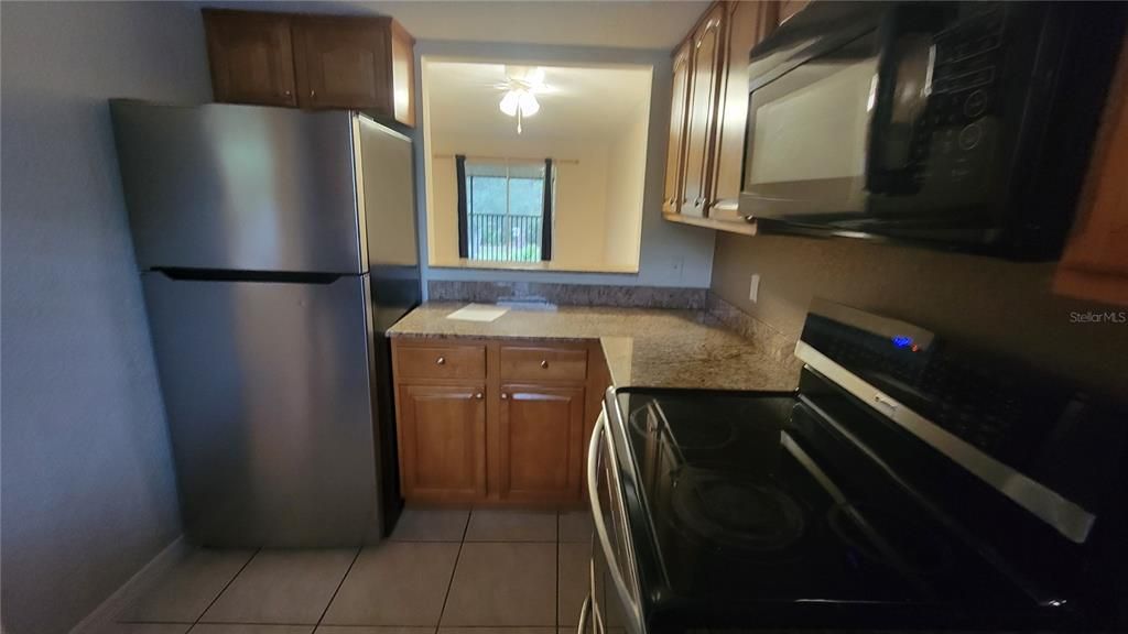 For Rent: $1,950 (2 beds, 1 baths, 955 Square Feet)