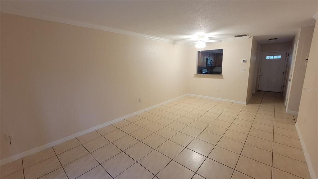 For Rent: $1,950 (2 beds, 1 baths, 955 Square Feet)