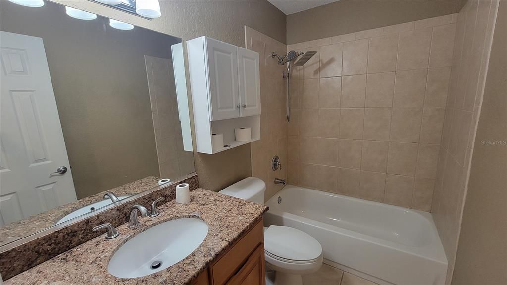 For Rent: $1,950 (2 beds, 1 baths, 955 Square Feet)