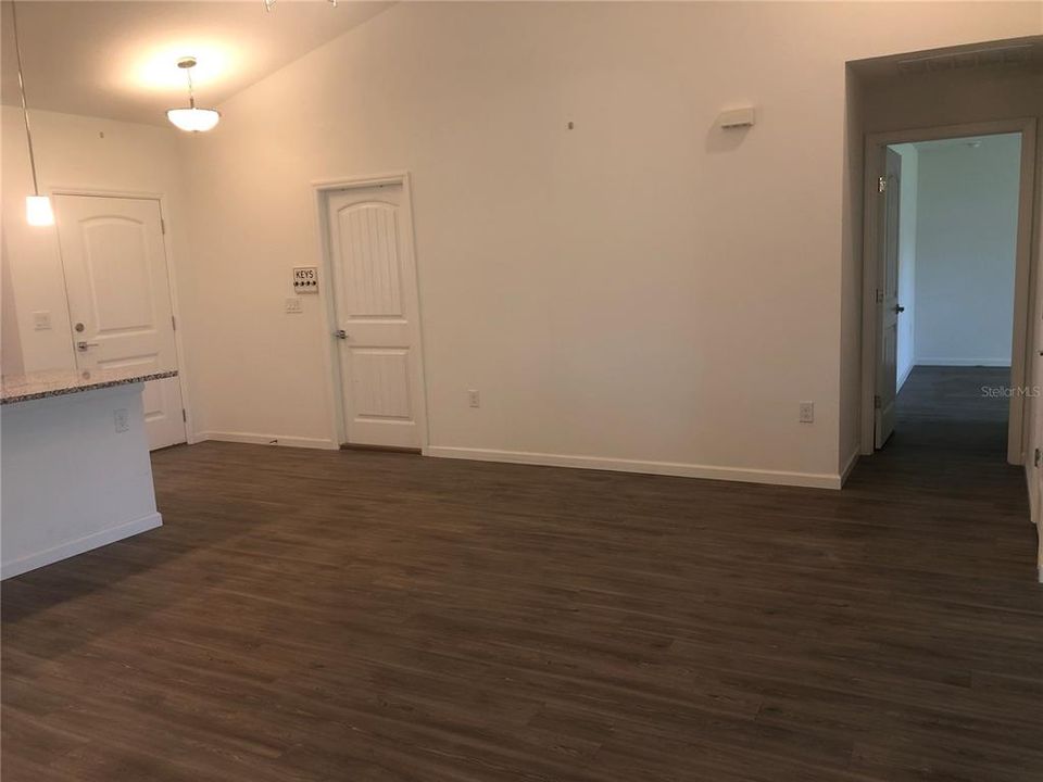 For Rent: $1,950 (3 beds, 2 baths, 1500 Square Feet)