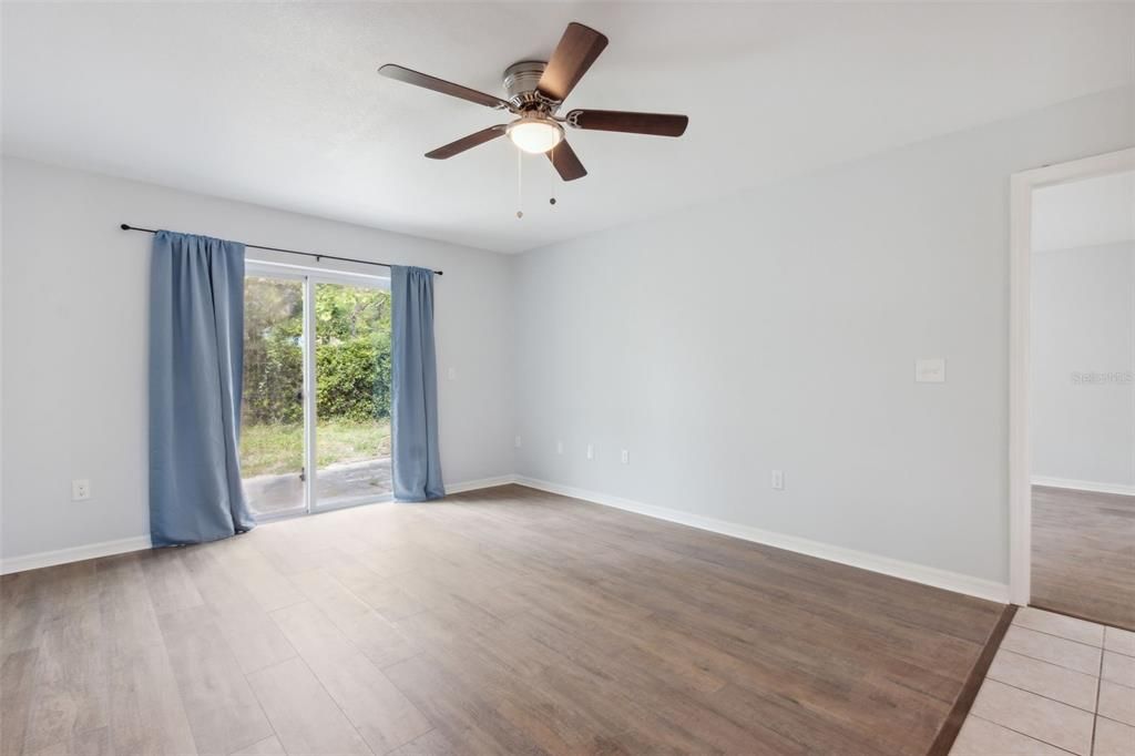For Sale: $349,000 (2 beds, 2 baths, 1127 Square Feet)