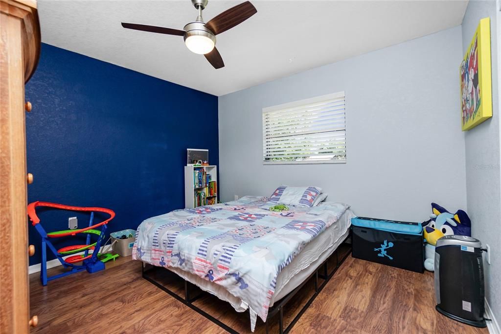 For Sale: $349,000 (3 beds, 2 baths, 1422 Square Feet)