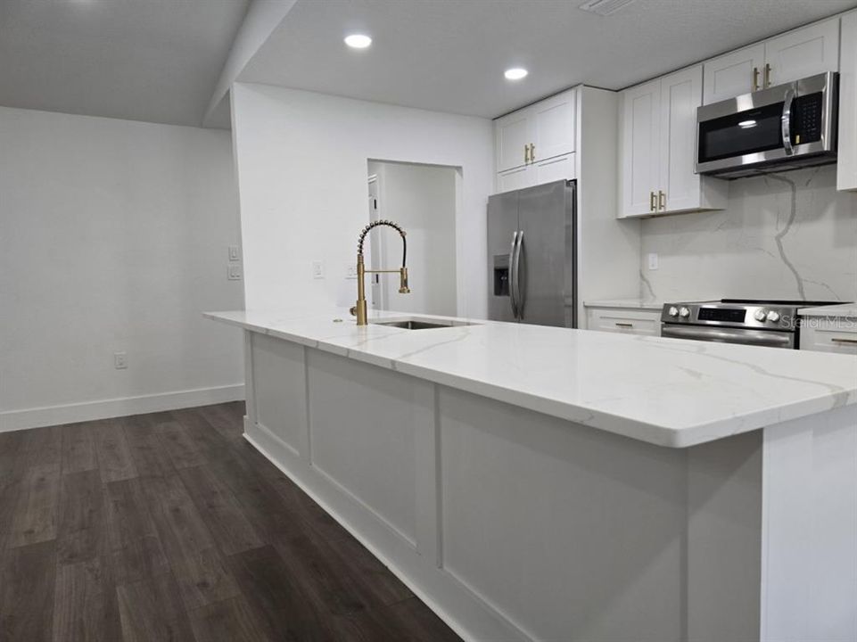For Sale: $344,900 (3 beds, 2 baths, 1443 Square Feet)
