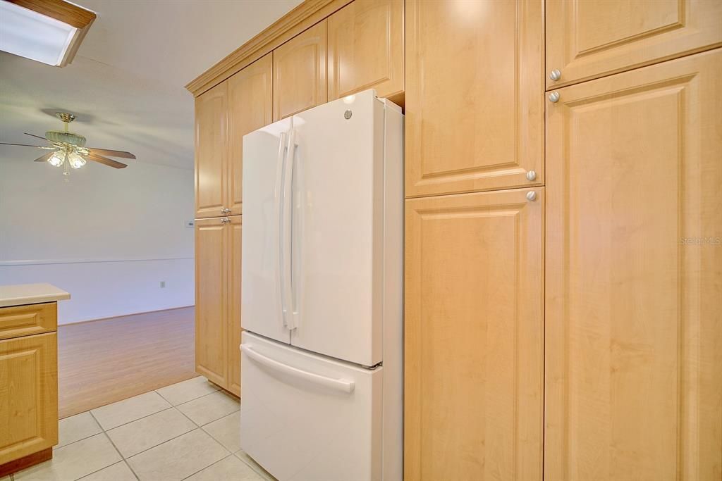 Active With Contract: $259,900 (2 beds, 2 baths, 1538 Square Feet)