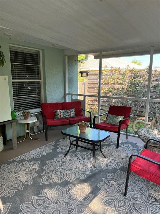 Active With Contract: $2,550 (3 beds, 2 baths, 1694 Square Feet)