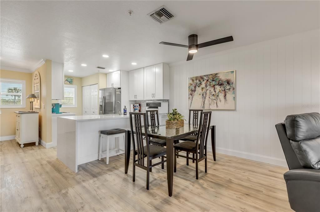 For Sale: $589,000 (2 beds, 2 baths, 1126 Square Feet)