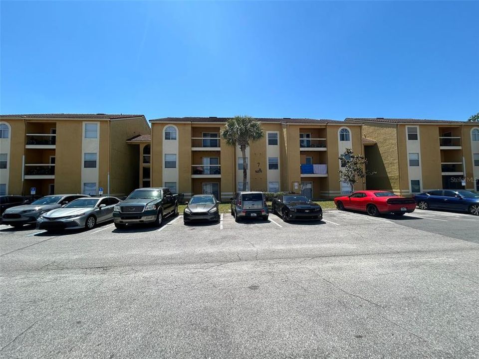Active With Contract: $190,000 (3 beds, 3 baths, 1389 Square Feet)