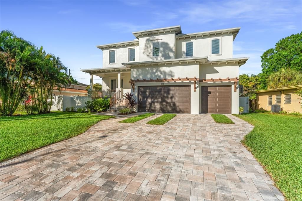 Active With Contract: $2,650,000 (5 beds, 3 baths, 4049 Square Feet)