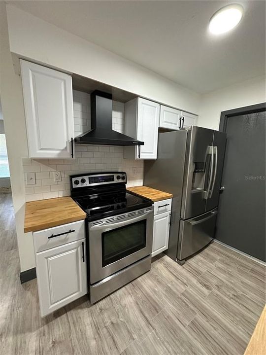 For Sale: $234,900 (3 beds, 2 baths, 1406 Square Feet)