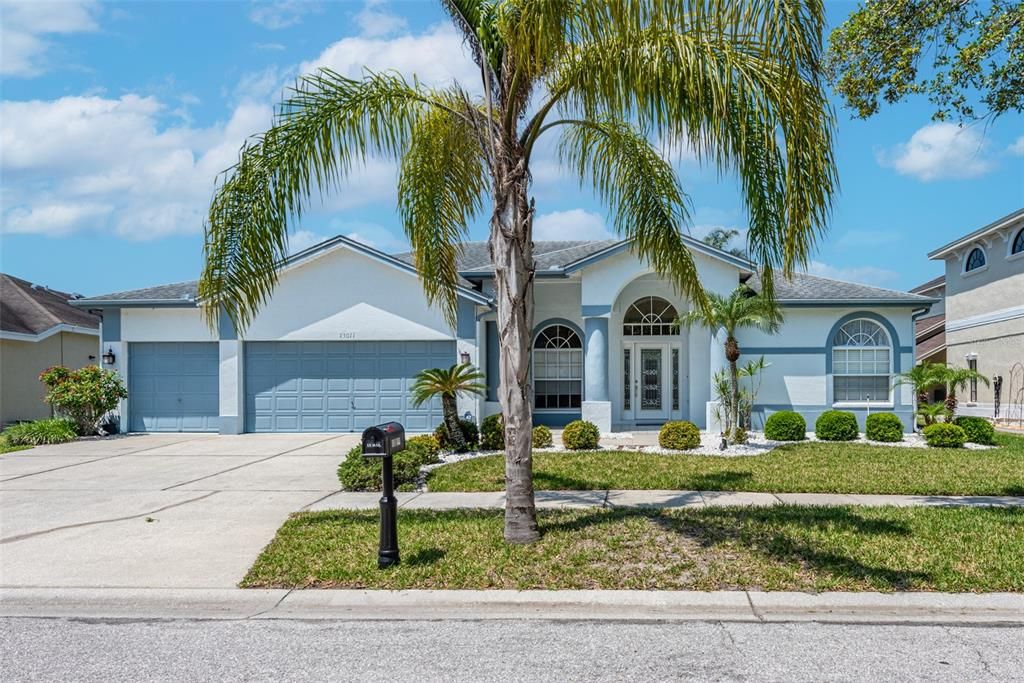 Recently Sold: $549,999 (4 beds, 3 baths, 2315 Square Feet)