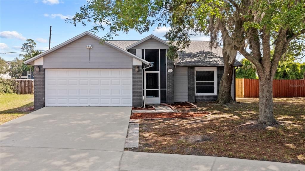 Recently Sold: $365,000 (3 beds, 2 baths, 1216 Square Feet)