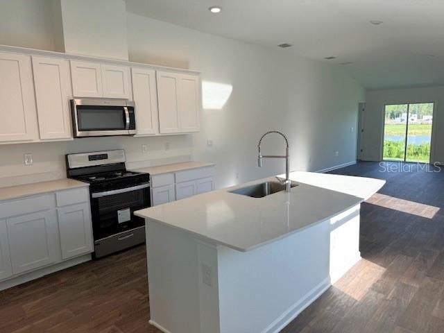 For Sale: $323,990 (3 beds, 2 baths, 1655 Square Feet)