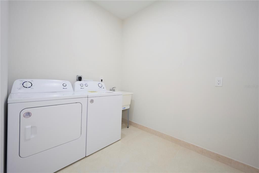 Awesome laundry room!