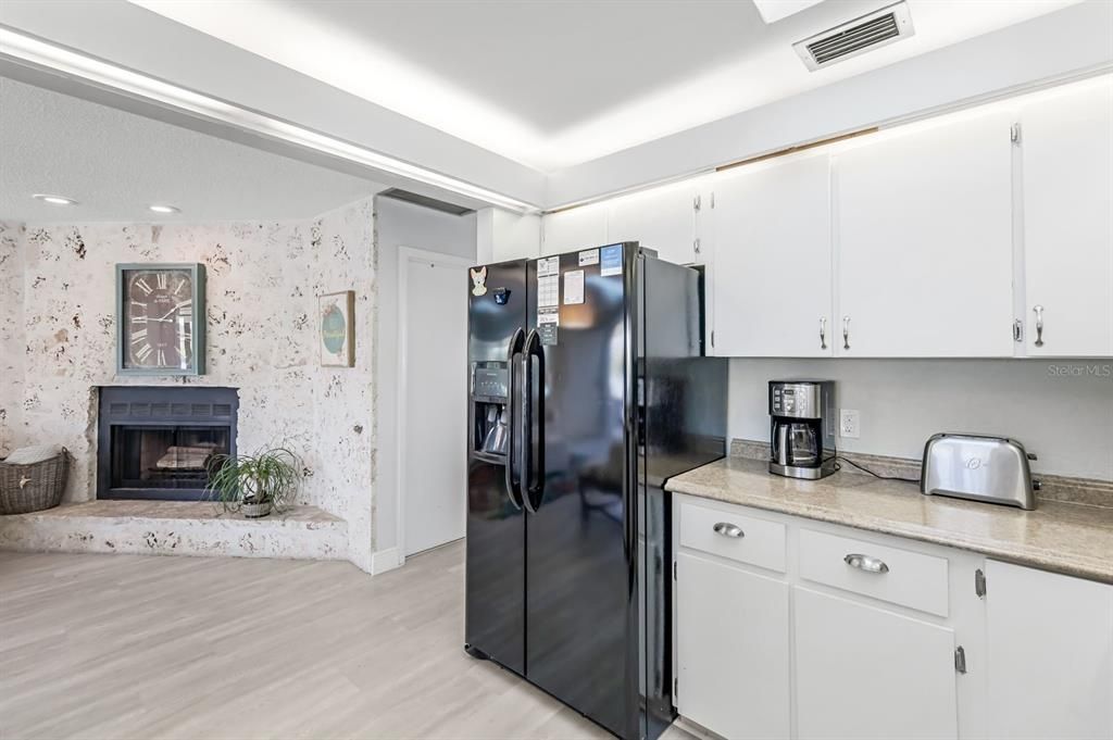 Active With Contract: $500,000 (3 beds, 2 baths, 1543 Square Feet)