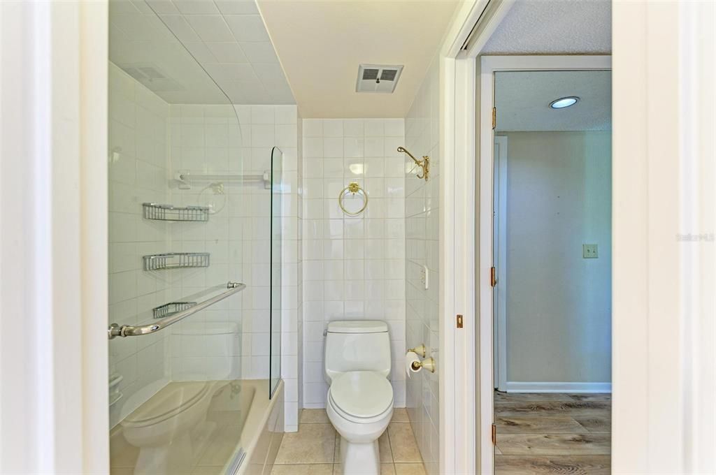出租: $3,700 (3 贝兹, 2 浴室, 2136 平方英尺)