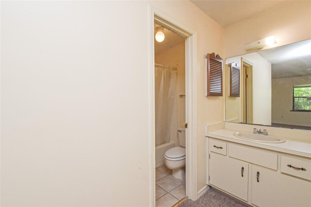 For Sale: $159,900 (3 beds, 2 baths, 1199 Square Feet)