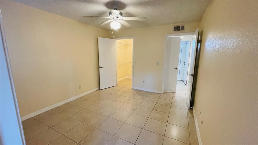 Active With Contract: $1,275 (1 beds, 1 baths, 711 Square Feet)