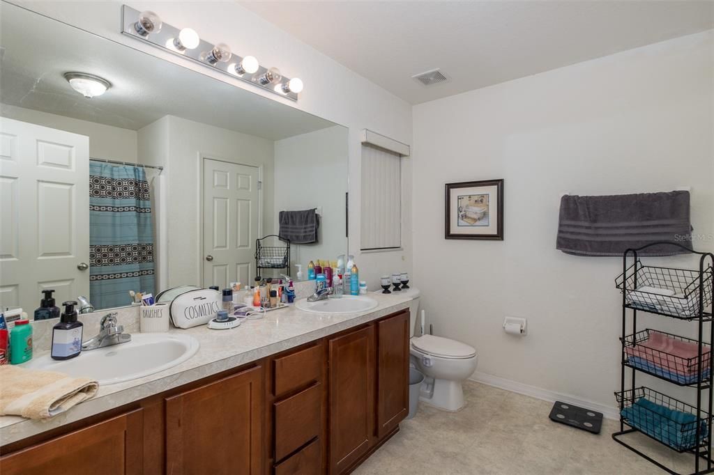 Active With Contract: $269,900 (3 beds, 2 baths, 1627 Square Feet)