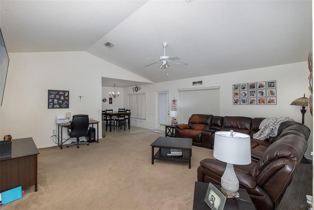 Active With Contract: $269,900 (3 beds, 2 baths, 1627 Square Feet)