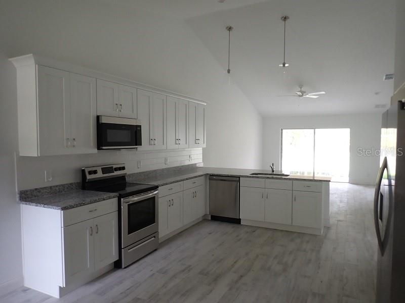 For Rent: $1,795 (3 beds, 2 baths, 1366 Square Feet)