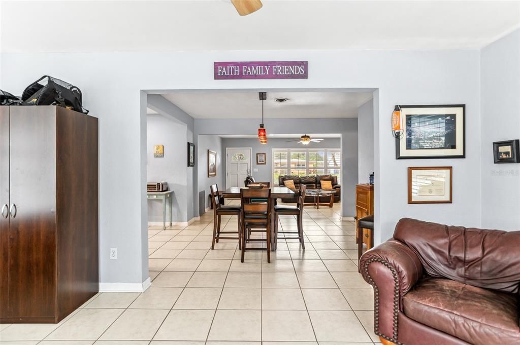 Active With Contract: $449,000 (2 beds, 2 baths, 1392 Square Feet)