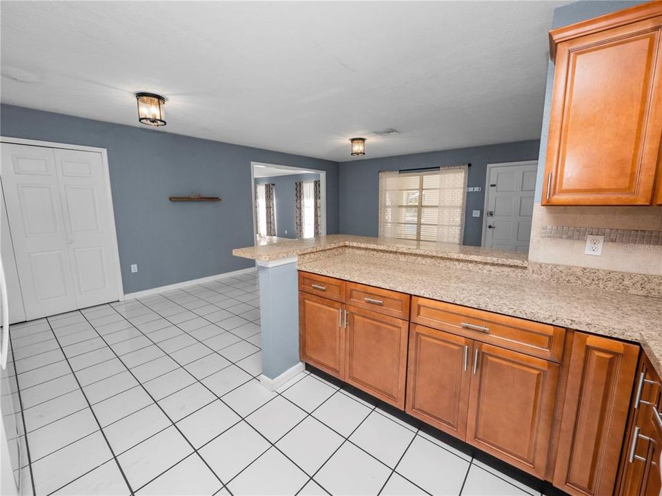 Active With Contract: $345,000 (3 beds, 2 baths, 1734 Square Feet)