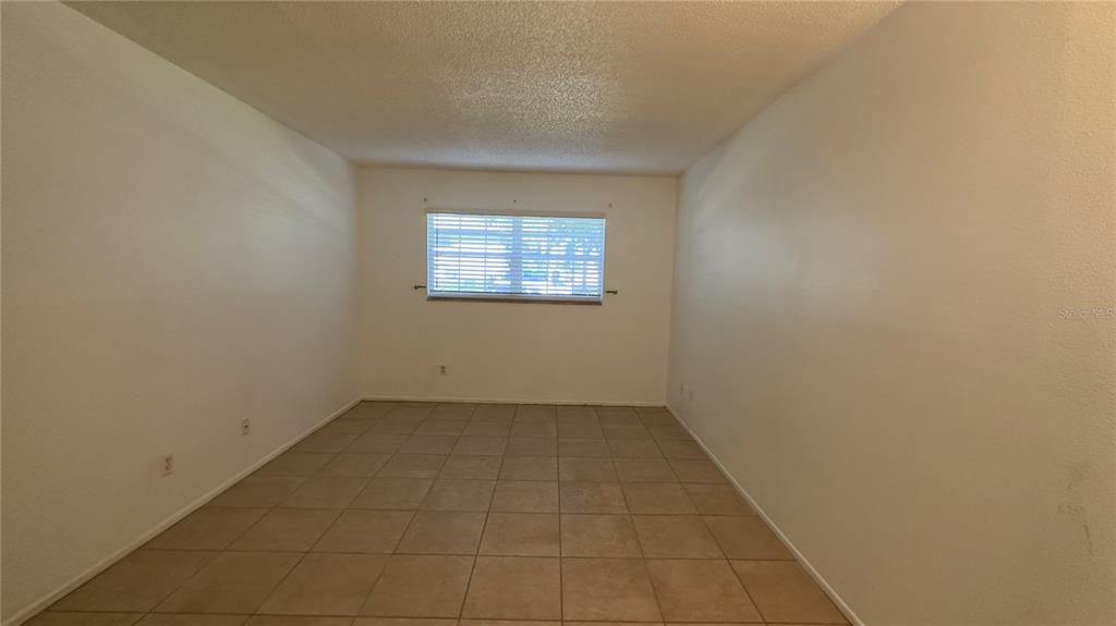 Active With Contract: $126,800 (3 beds, 2 baths, 1029 Square Feet)