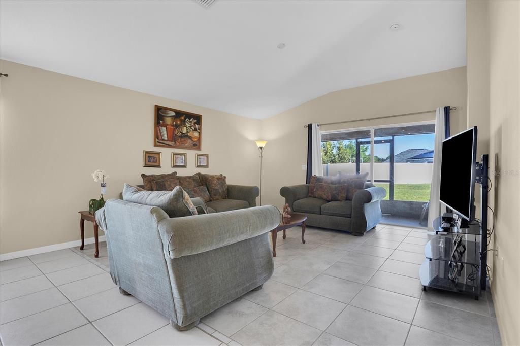 Active With Contract: $340,000 (4 beds, 2 baths, 2010 Square Feet)