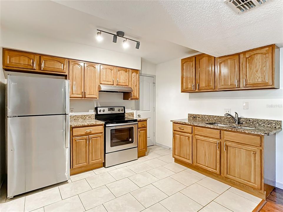 Active With Contract: $180,000 (2 beds, 1 baths, 1329 Square Feet)