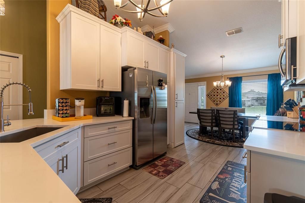 Active With Contract: $389,900 (3 beds, 2 baths, 1731 Square Feet)