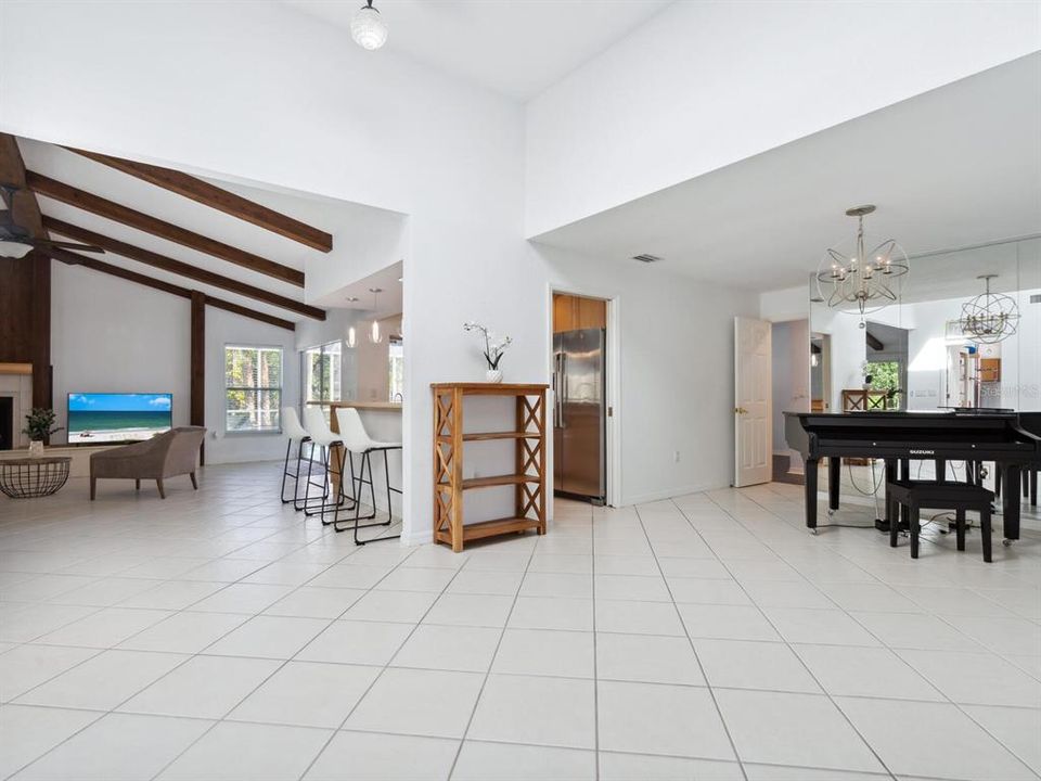 Recently Sold: $657,000 (3 beds, 2 baths, 1811 Square Feet)