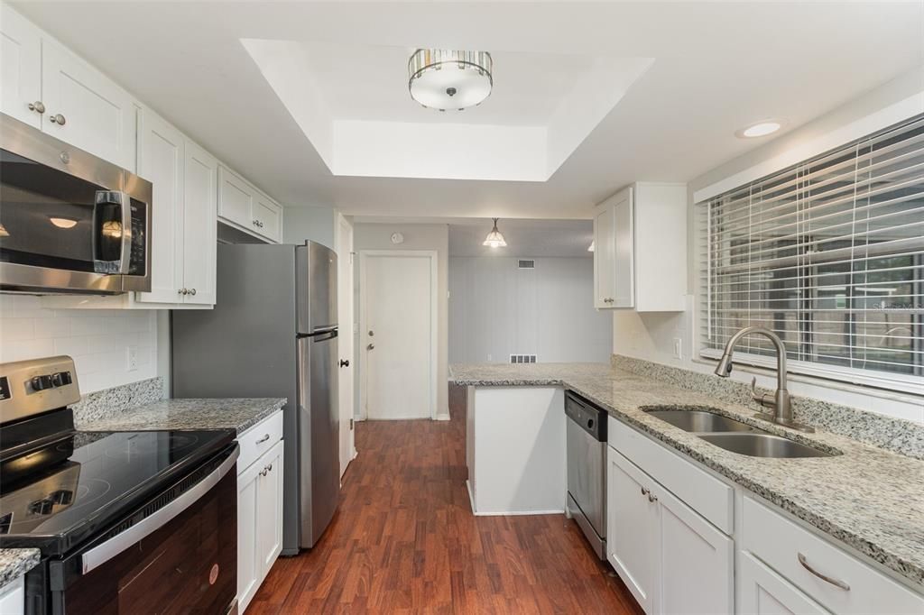 Active With Contract: $499,900 (3 beds, 2 baths, 1612 Square Feet)