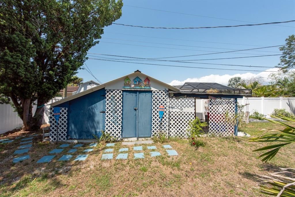 Recently Sold: $375,000 (2 beds, 1 baths, 1032 Square Feet)