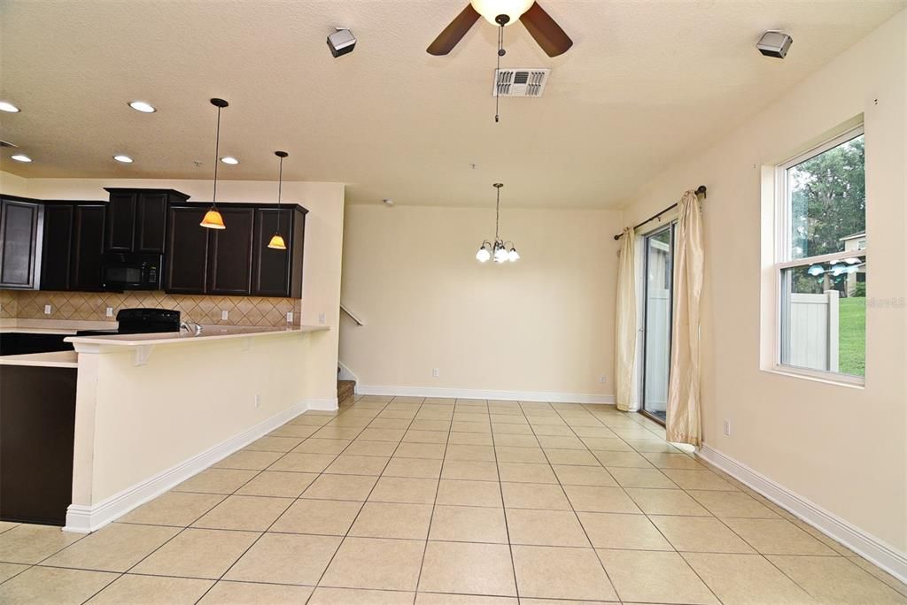 For Rent: $2,200 (3 beds, 2 baths, 1704 Square Feet)