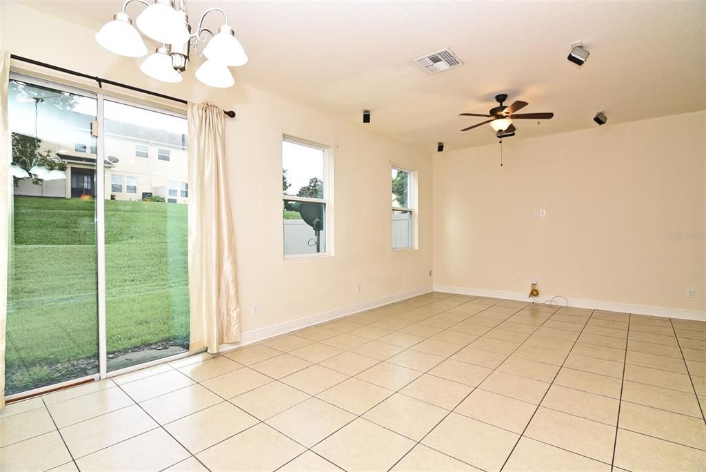 For Rent: $2,200 (3 beds, 2 baths, 1704 Square Feet)