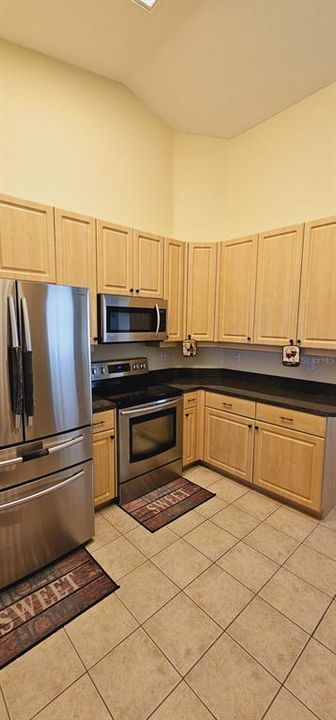 For Sale: $350,000 (3 beds, 2 baths, 1695 Square Feet)