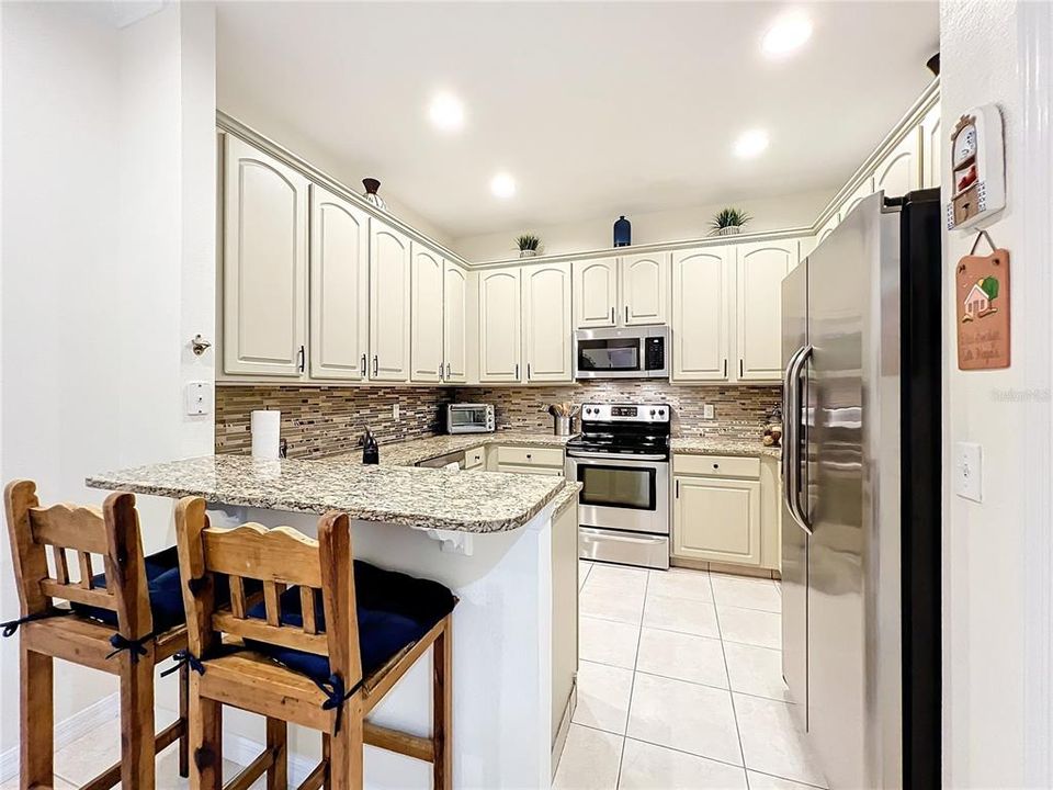 For Sale: $345,000 (3 beds, 2 baths, 1386 Square Feet)