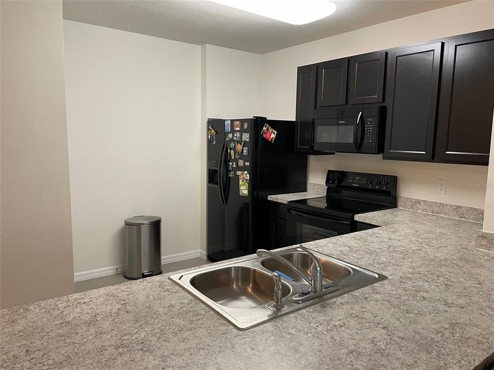For Rent: $2,200 (3 beds, 2 baths, 1478 Square Feet)