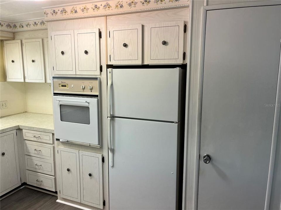 For Sale: $148,000 (2 beds, 2 baths, 1104 Square Feet)