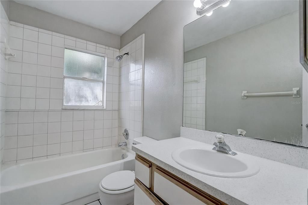 最近售出: $329,900 (3 贝兹, 2 浴室, 1200 平方英尺)