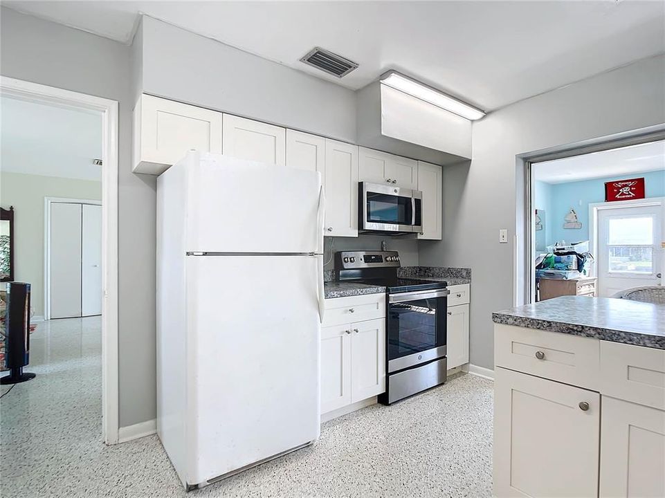 For Sale: $499,000 (3 beds, 2 baths, 1744 Square Feet)
