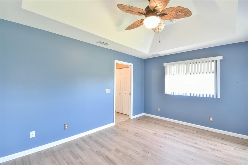 For Sale: $337,500 (2 beds, 2 baths, 1704 Square Feet)
