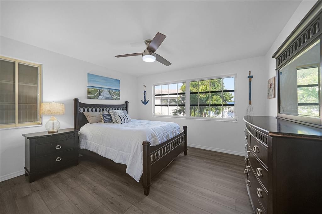 For Sale: $569,500 (3 beds, 2 baths, 1480 Square Feet)