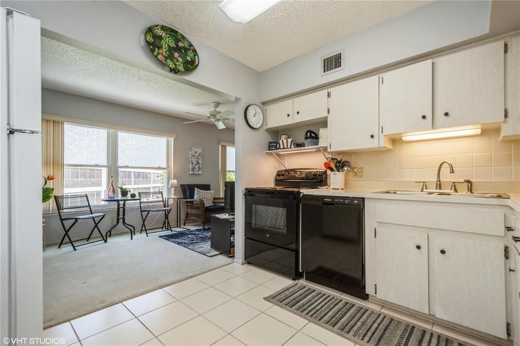 Recently Sold: $164,900 (2 beds, 2 baths, 1100 Square Feet)
