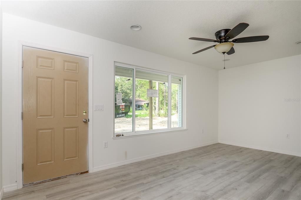 Active With Contract: $249,900 (3 beds, 2 baths, 1240 Square Feet)