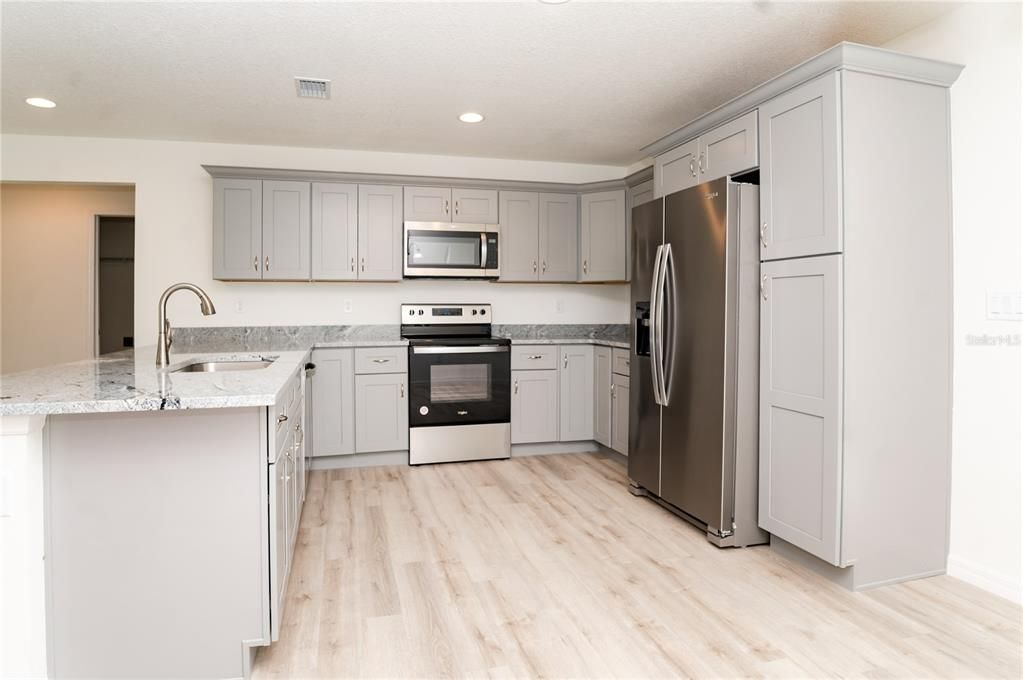 For Sale: $249,900 (3 beds, 2 baths, 1240 Square Feet)