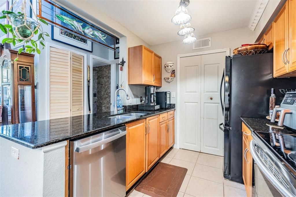 For Sale: $269,000 (2 beds, 2 baths, 1491 Square Feet)
