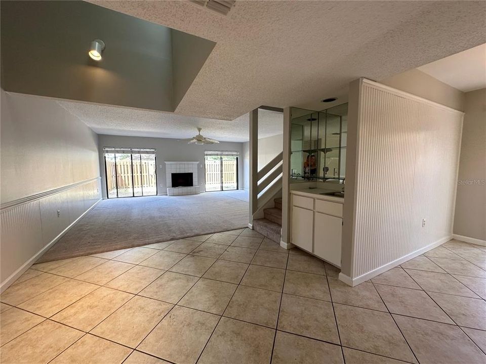 For Sale: $349,995 (2 beds, 2 baths, 1748 Square Feet)