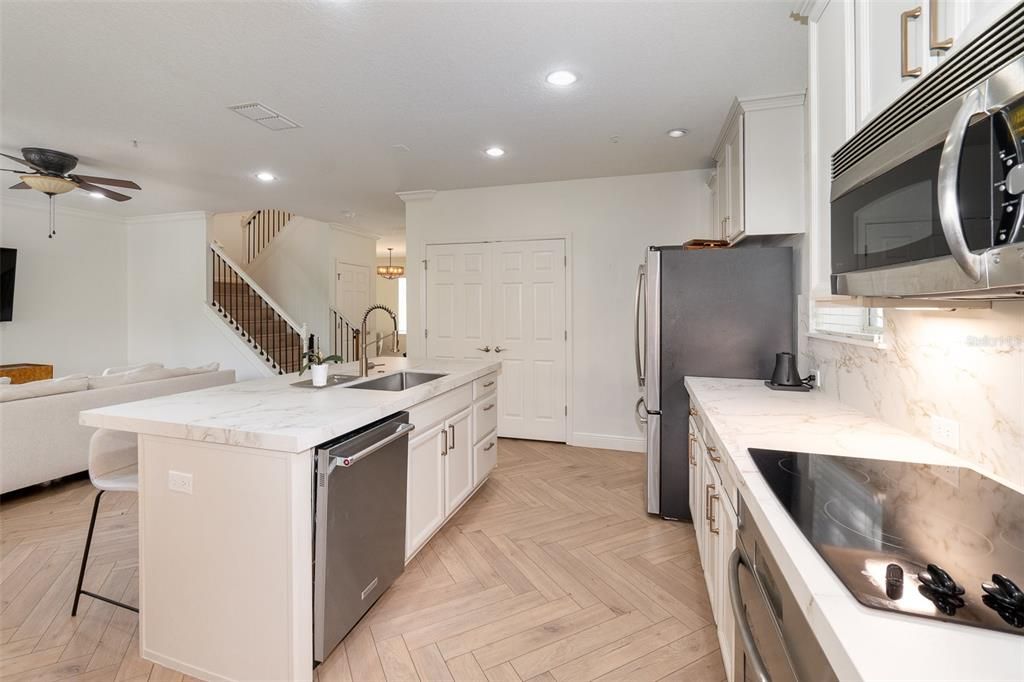 Active With Contract: $749,900 (3 beds, 2 baths, 1777 Square Feet)