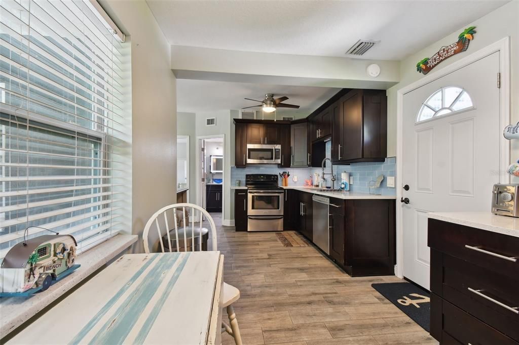 Recently Sold: $299,000 (1 beds, 1 baths, 676 Square Feet)